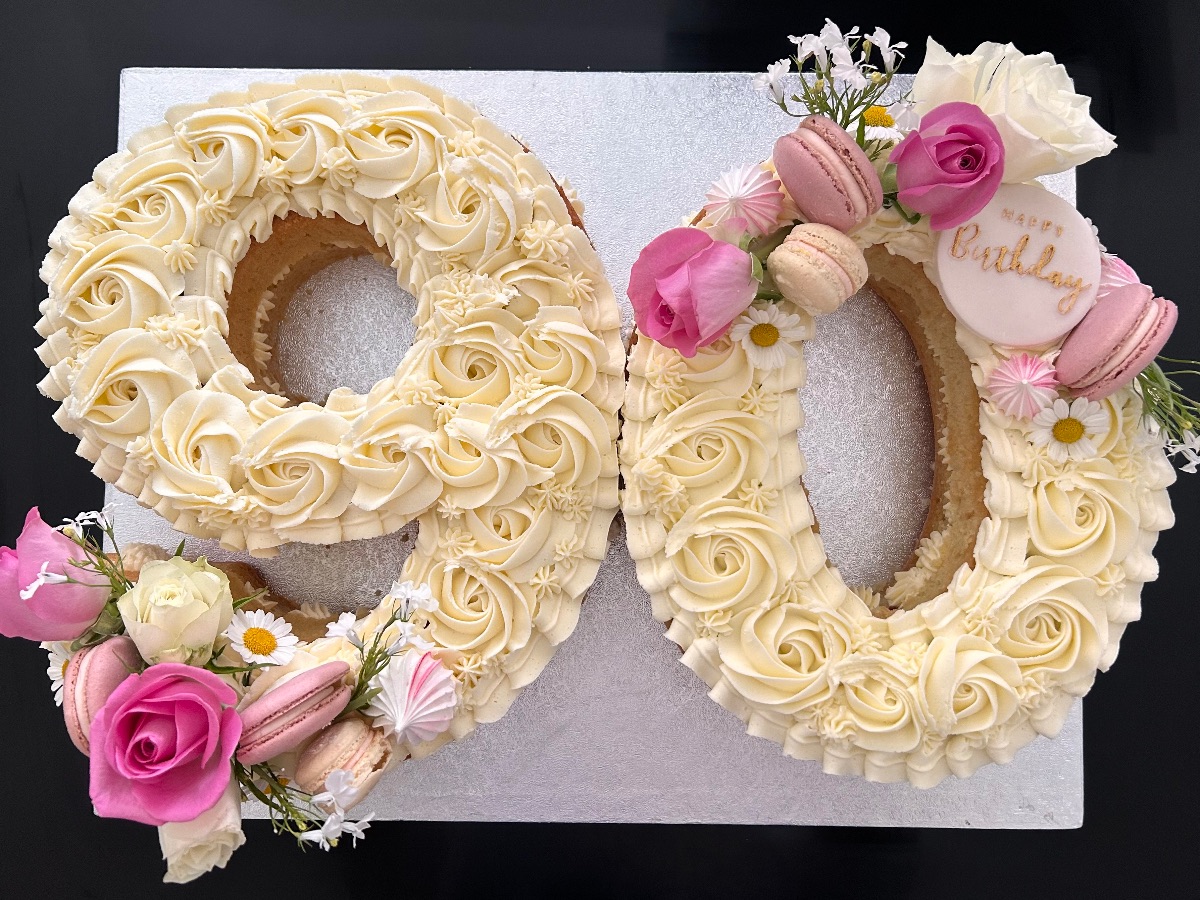 Numbered birthday cake by Blossom Bakery, Chelmsford